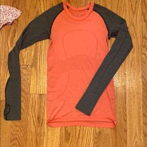 Bi-color lulu lemon scooba top
